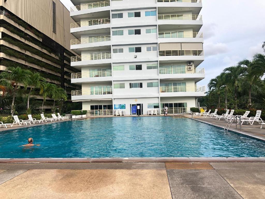 View Talay 6 Pattaya Beach By Anatolia Condo Suite Luaran gambar
