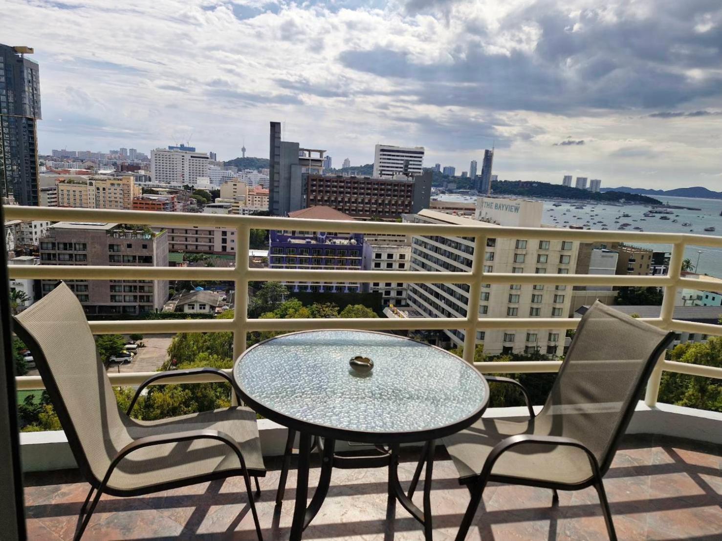 View Talay 6 Pattaya Beach By Anatolia Condo Suite Luaran gambar