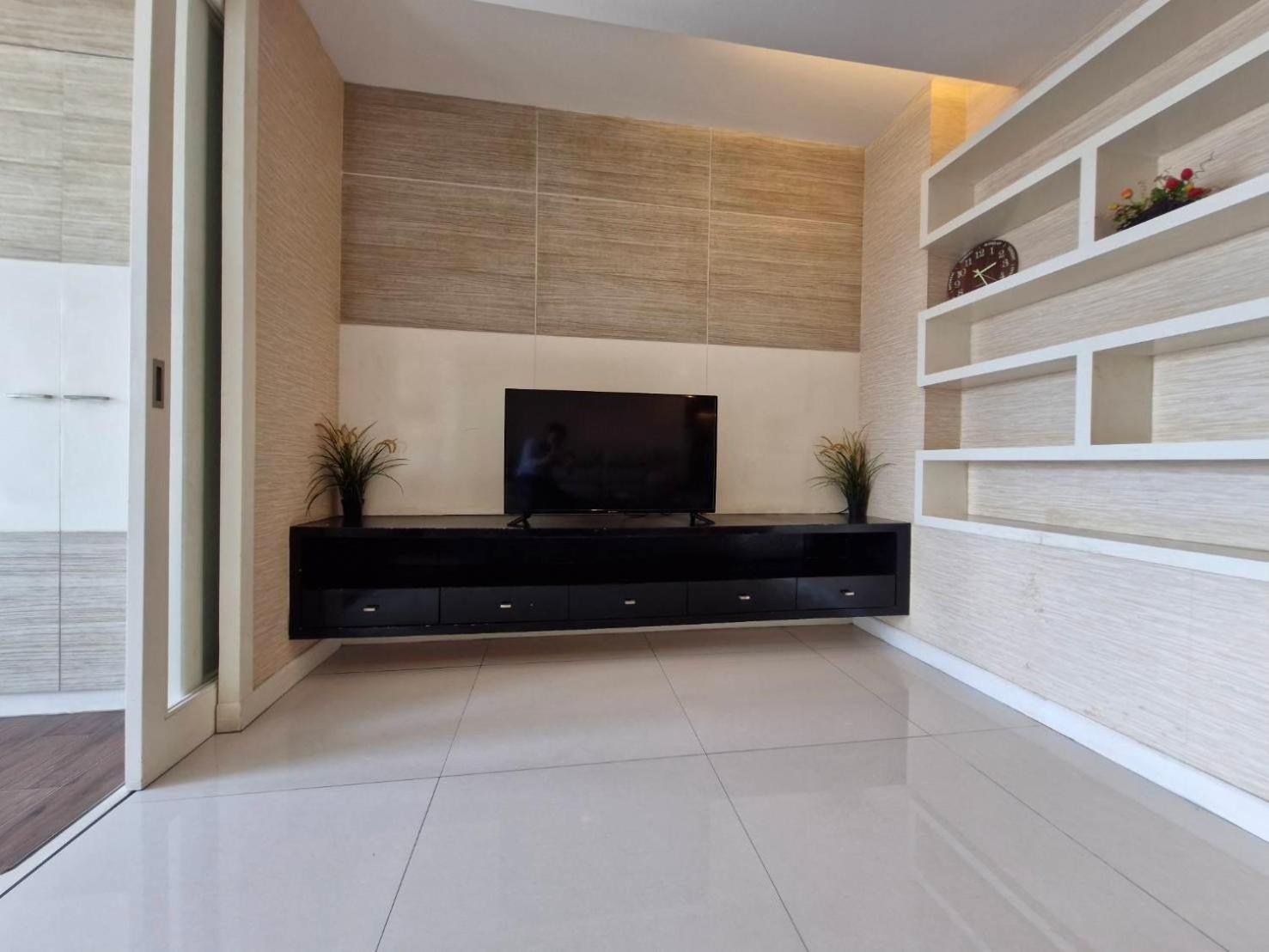 View Talay 6 Pattaya Beach By Anatolia Condo Suite Luaran gambar