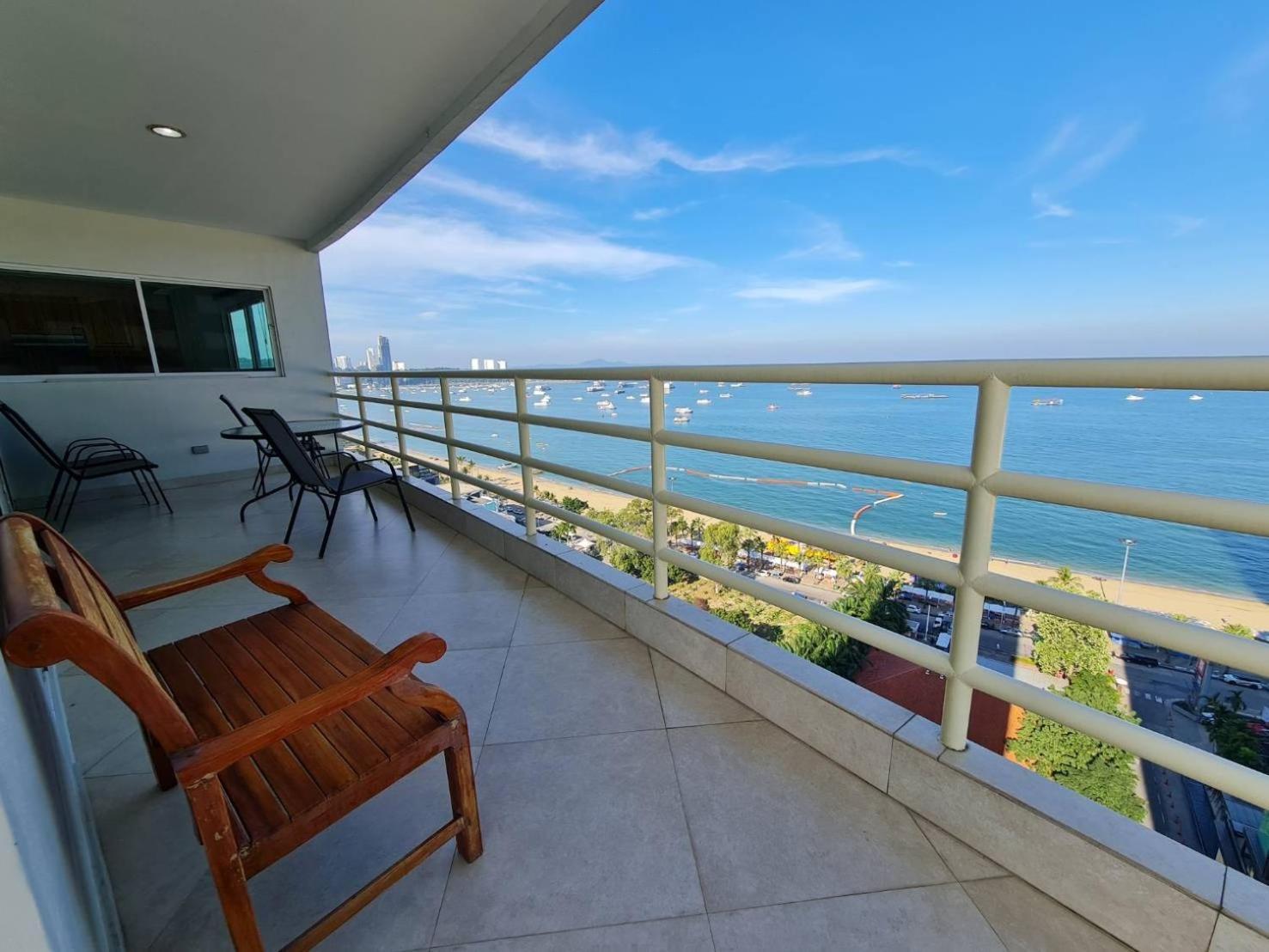 View Talay 6 Pattaya Beach By Anatolia Condo Suite Luaran gambar