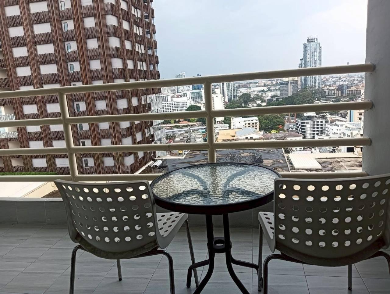 View Talay 6 Pattaya Beach By Anatolia Condo Suite Luaran gambar