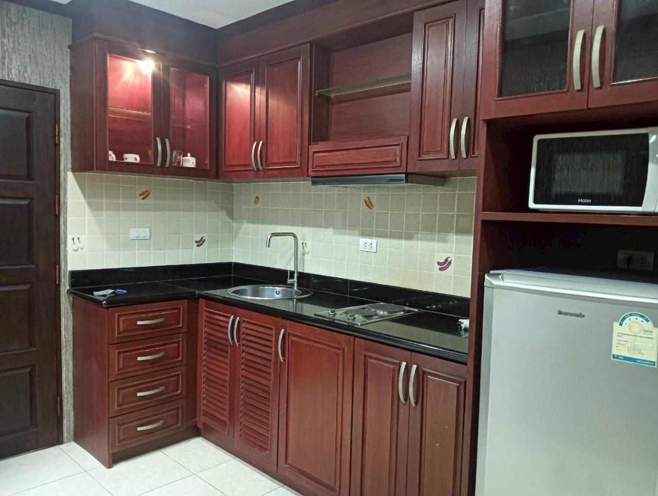 View Talay 6 Pattaya Beach By Anatolia Condo Suite Luaran gambar